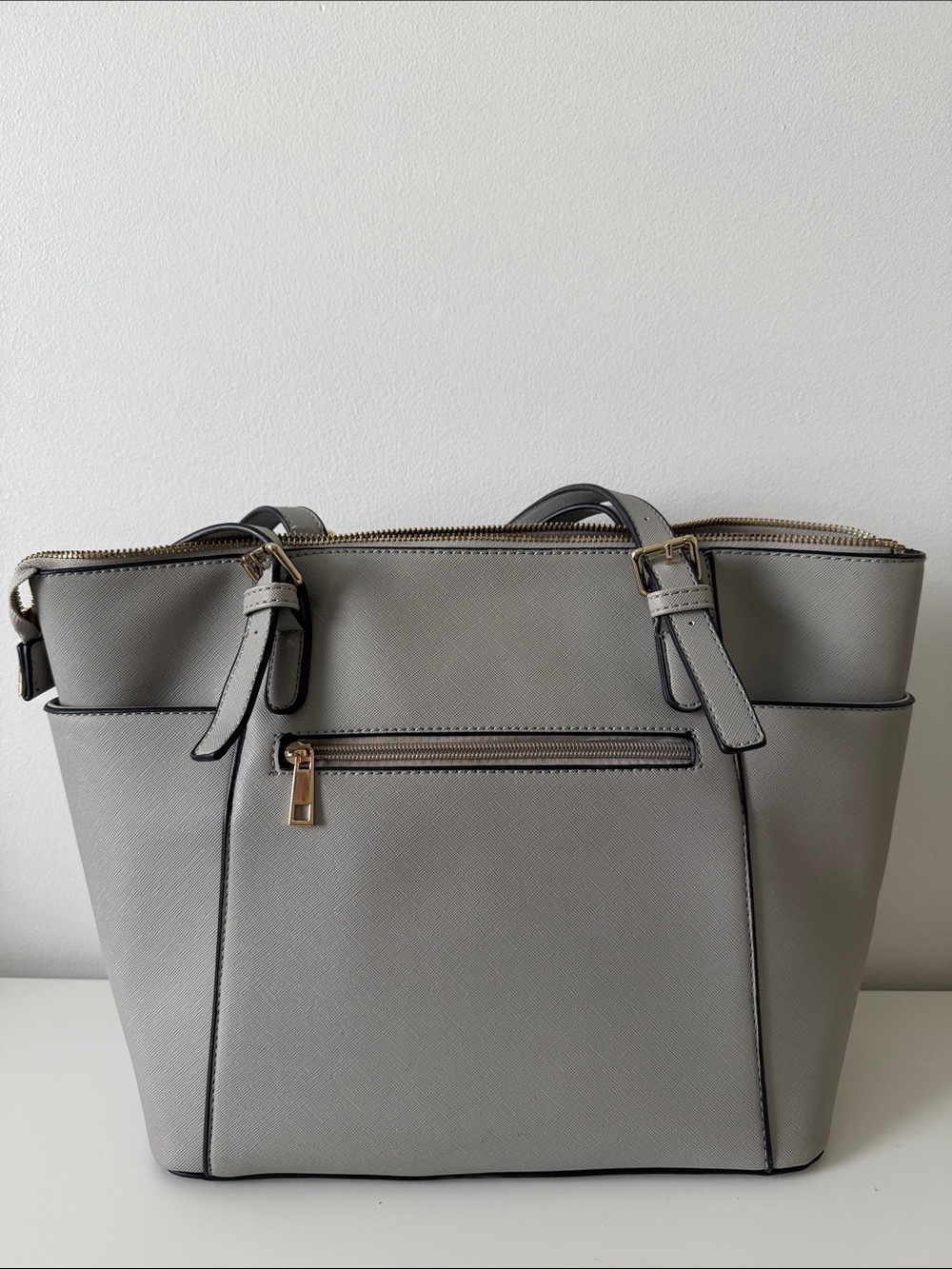 Steve Madden Gray Textured Tote with Exterior Zip Pocket tote and wallet